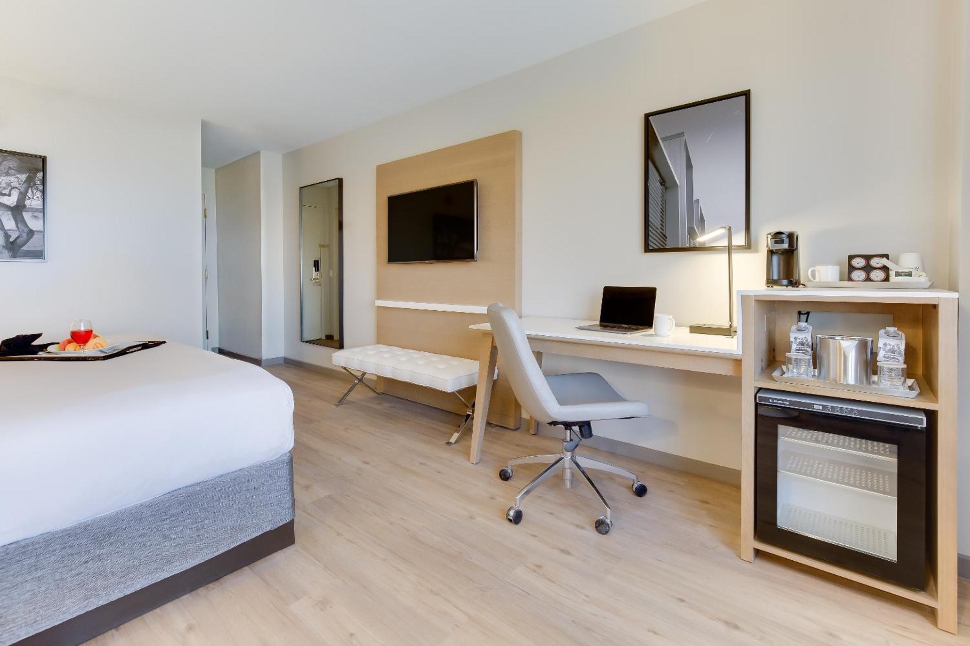 King Room Lake View Non-Smoking